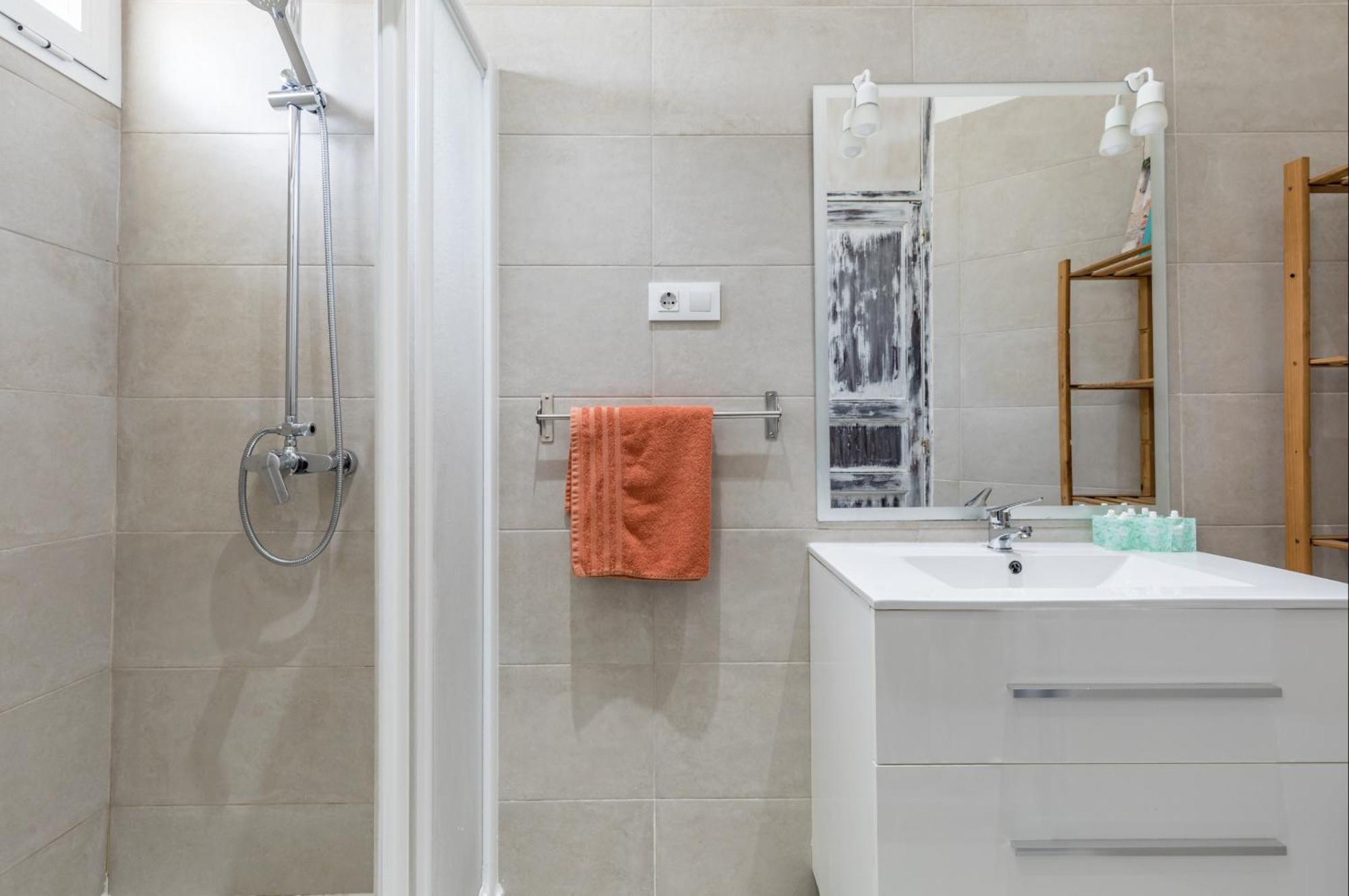 New Calabuig Apartaments Valencia Bagian luar foto